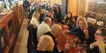 Partecipanti durante la Pizza Connection, evento di networking organizzato da Irlandiani.