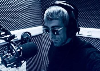 Michele Savini in studio a Dublino, tra vinili e consolle: qui prende forma l’identità sonora di Soundglasses.