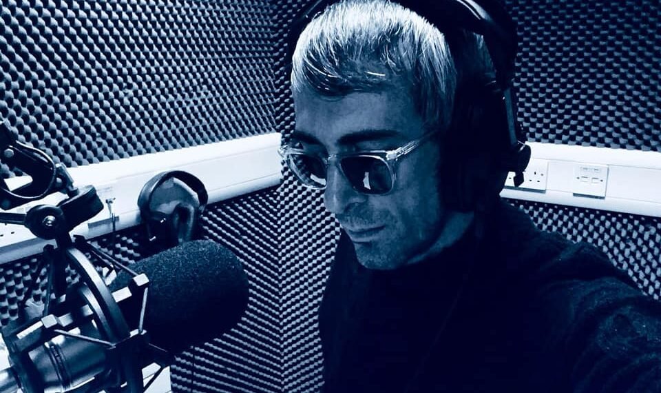 Michele Savini in studio a Dublino, tra vinili e consolle: qui prende forma l’identità sonora di Soundglasses.