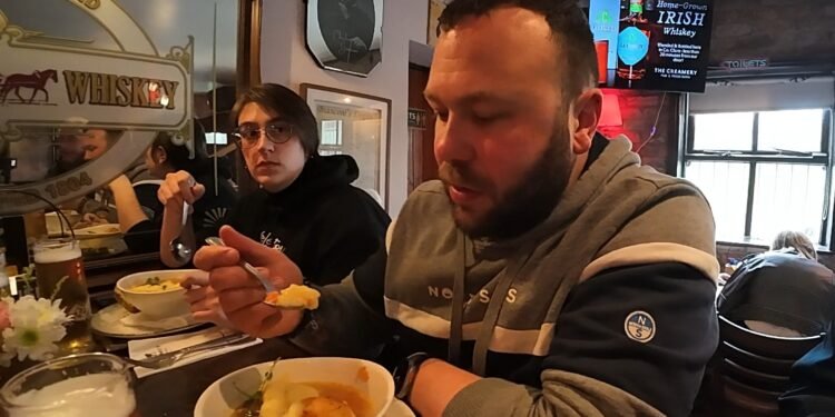 Andrea Faustini: «Dopo il vento forte, la pioggia e il freddo delle Cliffs of Moher, un buon Irish stew è esattamente ciò che ci vuole.»