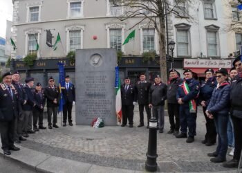 Francesco Morelli, Thomas Hayes, Antonio Merucci, Nico Merucci, Vincenzo Morelli, Andrea Ongaro, Enrico Bianchi, Vincenzo Colasanti, Carlo Salvadori, Duilio Cau, Emanuela Vietti, Alessandra Salvadori, Andrea Faustini e Giamba Faustini.