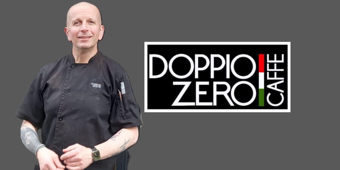 Angelo Simeone con il marchio del suo ristorante Doppio Zero a Dublino.