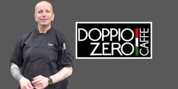 Angelo Simeone con il marchio del suo ristorante Doppio Zero a Dublino.