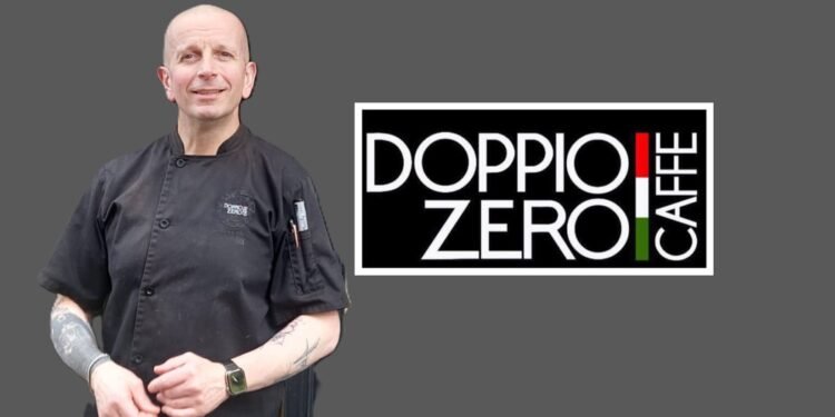 Angelo Simeone con il marchio del suo ristorante Doppio Zero a Dublino.