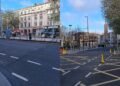 La centralissima O’Connell Street sgomberata questa mattina dai manifestanti. Le strade circostanti vengono chiuse con barriere metalliche, per impedire l’accesso ad altri veicoli e contenere la protesta