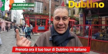 GIULIO CAMPELLONE Davanti al pub Temple Bar a Dublino
