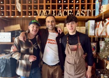 Leonardo Biagini (DJ), Andrea Savignano (Manager) e Filippo Lottini (Assistant Manager), tra i protagonisti del “Pizza Brunch” firmato Wallace’s Asti.