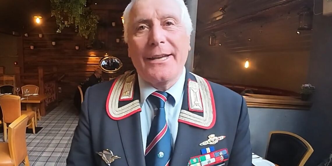 Nella foto: Francesco Morelli, Presidente della sezione irlandese dell’Associazione Nazionale Carabinieri, in uniforme durante un momento ufficiale a Dublino.