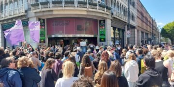 Manifestanti allo Stephen’s Green Shopping Centre