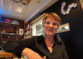 Valentina Simeoni nel ristorante Belli Dentro a Dún Laoghaire. Dopo aver lasciato la professione di fisioterapista in Italia, ha scelto di costruire una nuova vita in Irlanda, trasformando insieme al marito un sogno imprenditoriale in una realtà apprezzata dalla comunità locale.