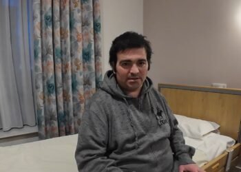 Vincenzo La Fata all’interno della sua stanza presso il Beaumont Lodge durante il lungo percorso di recupero dopo i delicati interventi chirurgici al cuore affrontati negli ospedali di Dublino.