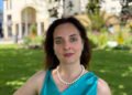 Elisa Calpona, professionista italiana con oltre vent'anni di esperienza nelle Nazioni Unite e in UNICEF, oggi ha scelto di vivere in Irlanda dopo una carriera internazionale che l'ha portata in cinque regioni del mondo. Un percorso costruito tra diplomazia, cooperazione internazionale e sviluppo globale, che oggi prosegue con nuovi progetti accademici, imprenditoriali e sociali.