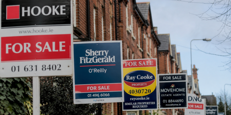 UN'IRLANDA IMMOBILIARE DIVISA IN DUE Dublino rallenta, le aree rurali continuano a crescere. Connacht-Ulster +8,8% • Munster +6,3%. La capitale registra un rallentamento dei prezzi di vendita, mentre le province irlandesi confermano una crescita costante, alimentata da una domanda ancora molto elevata e da un'offerta limitata.
