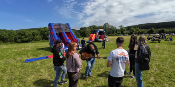 Famiglie protagoniste dell'Italian Summer Festival 2026. Al Club Italiano Irlanda è stata dedicata un'ampia area ai più piccoli con castelli gonfiabili, scivoli, giochi e gelato, regalando ai bambini una giornata di divertimento e ai genitori l'occasione di vivere insieme un'autentica festa all'insegna dell'amicizia e della comunità italiana in Irlanda.
