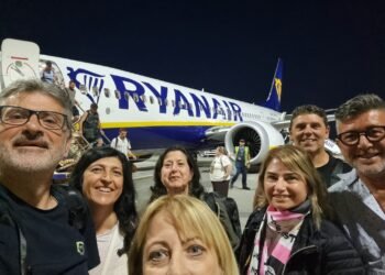 La delegazione italiana è appena atterrata all' Aeroporto di Dublino, pronta a raggiungere Cashel per partecipare al Cashel Cultural & Business Weekend 2026. Sindaci, amministratori locali e rappresentanti del mondo associativo iniziano così una missione istituzionale dedicata al rafforzamento dei rapporti di amicizia, cooperazione e sviluppo tra Italia e Irlanda.