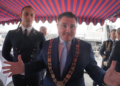 Daryl Barron, Lord Mayor di Dublino, sul ponte di volo di Nave Etna durante il ricevimento organizzato in occasione dello scalo dell’unità della Marina Militare Italiana nella capitale irlandese.