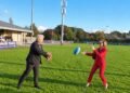 Al Navan Rugby Club, gli ambasciatori Nicola Faganello ed Elizabeth McCullough protagonisti di un incontro simbolico alla presenza della ministra degli Esteri irlandese Helen McEntee